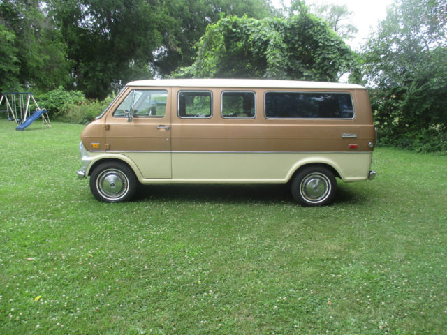 1974 Ford Van Club Wagon Chateau - photo 4