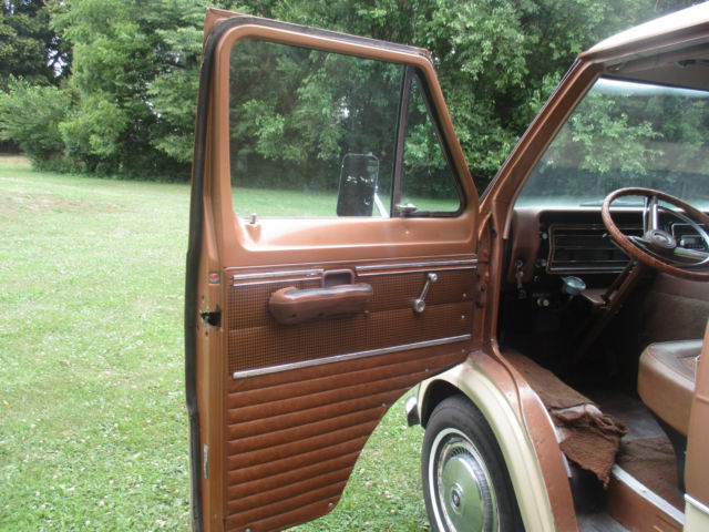 1974 Ford Van Club Wagon Chateau - photo 9