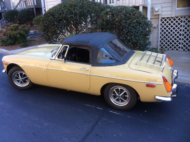 1974 MG MGB - photo 2
