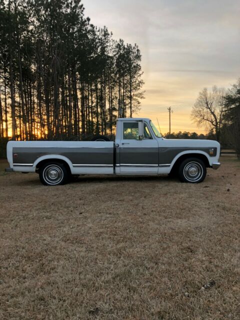 1974 International Harvester 100 - photo 4