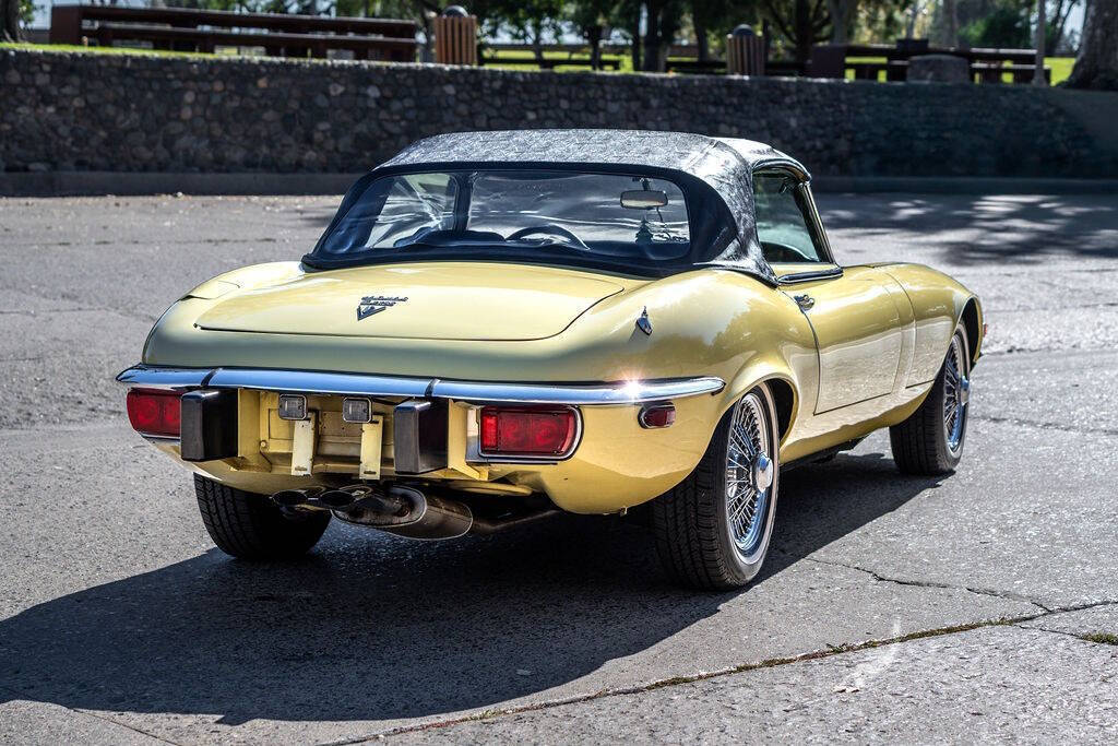 1974 Jaguar E-Type Roadster - photo 10