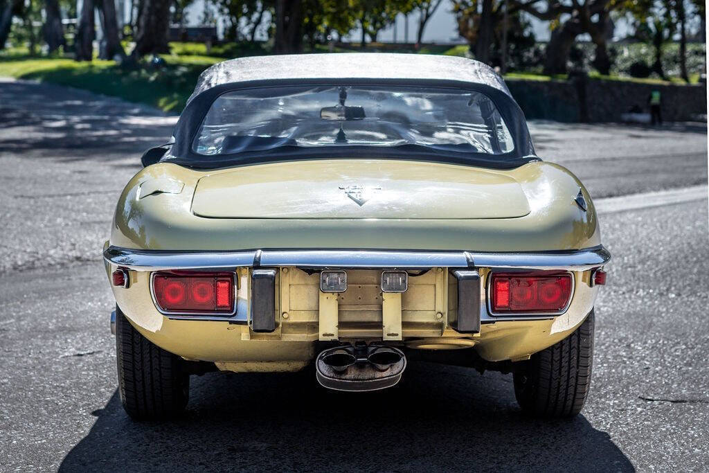 1974 Jaguar E-Type Roadster - photo 9