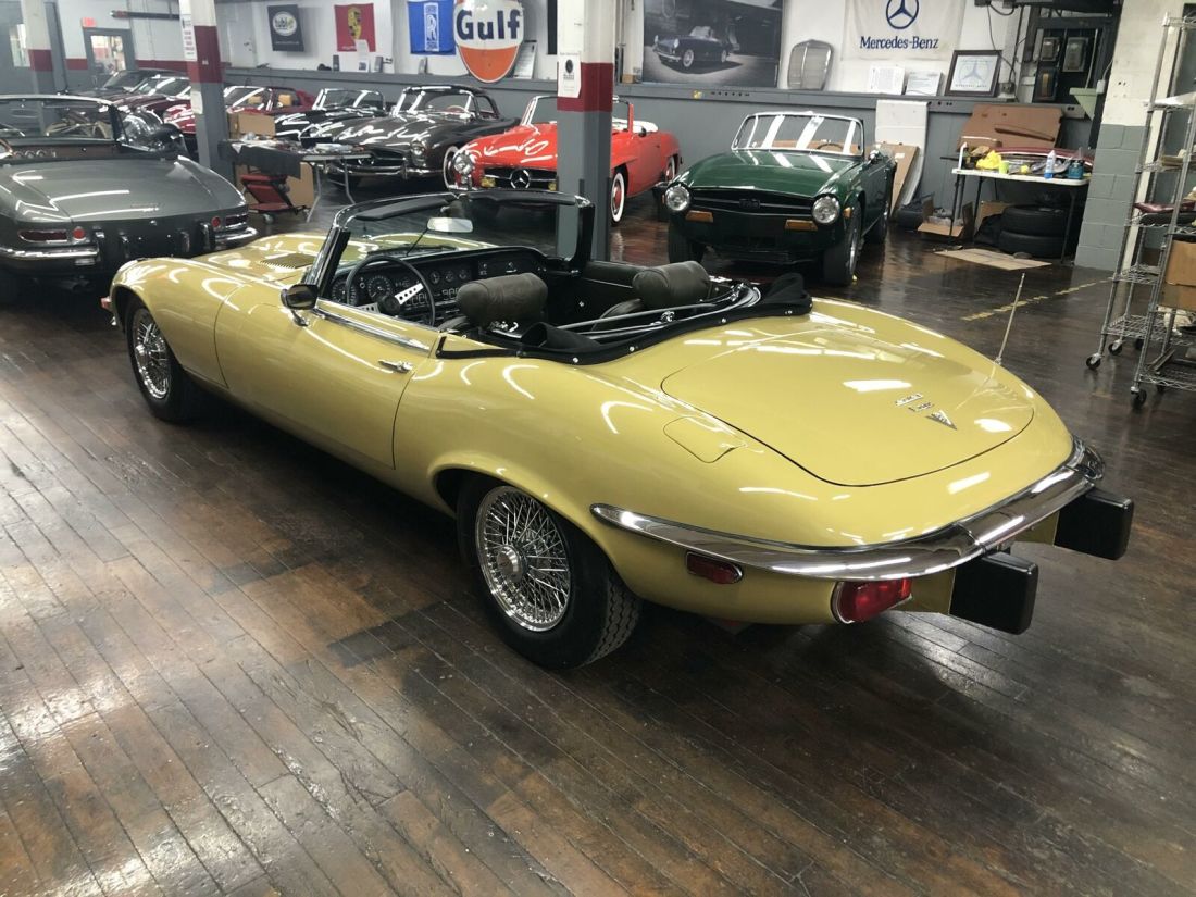 1974 Jaguar E-Type Roadster Convertible - photo 4