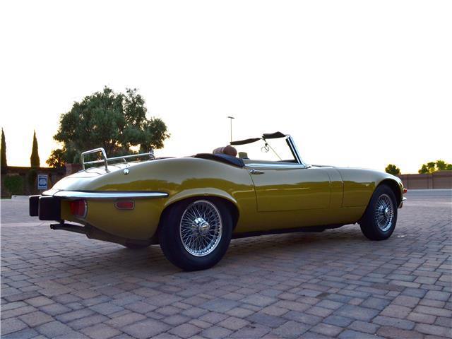 1974 Jaguar E-Type V12 Roadster Convertible - photo 9