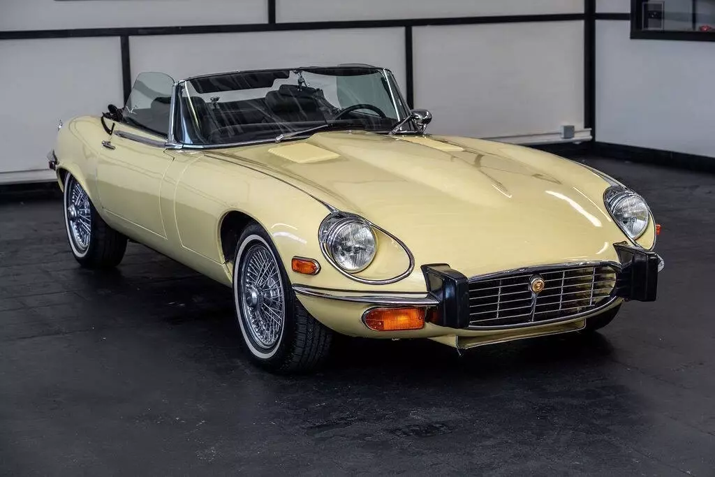 1974 Jaguar E-Type XKE Roadster 1974 Jaguar E-Type XKE Roadster