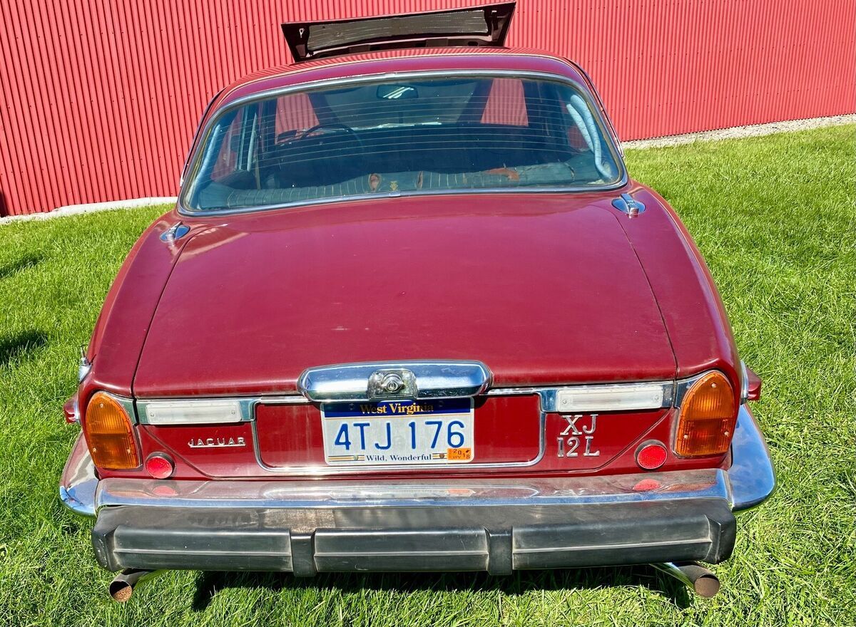 1974 Jaguar XJ12 - photo 3