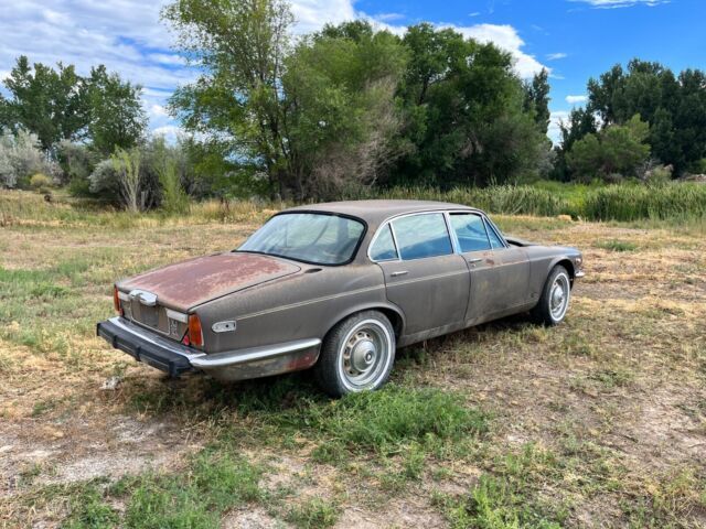 1974 Jaguar XJ12 - photo 4