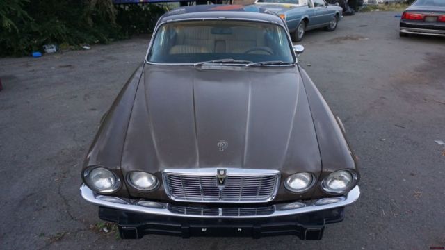 1974 Jaguar XJ12L Delux - photo 2
