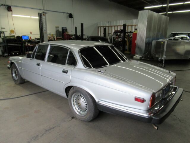 1974 Jaguar XJ6 VJ6 - photo 8