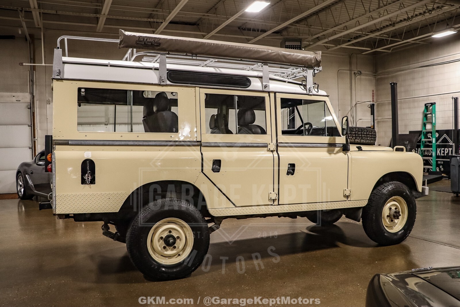 1974 Land Rover 109 Series III Wagon - photo 11