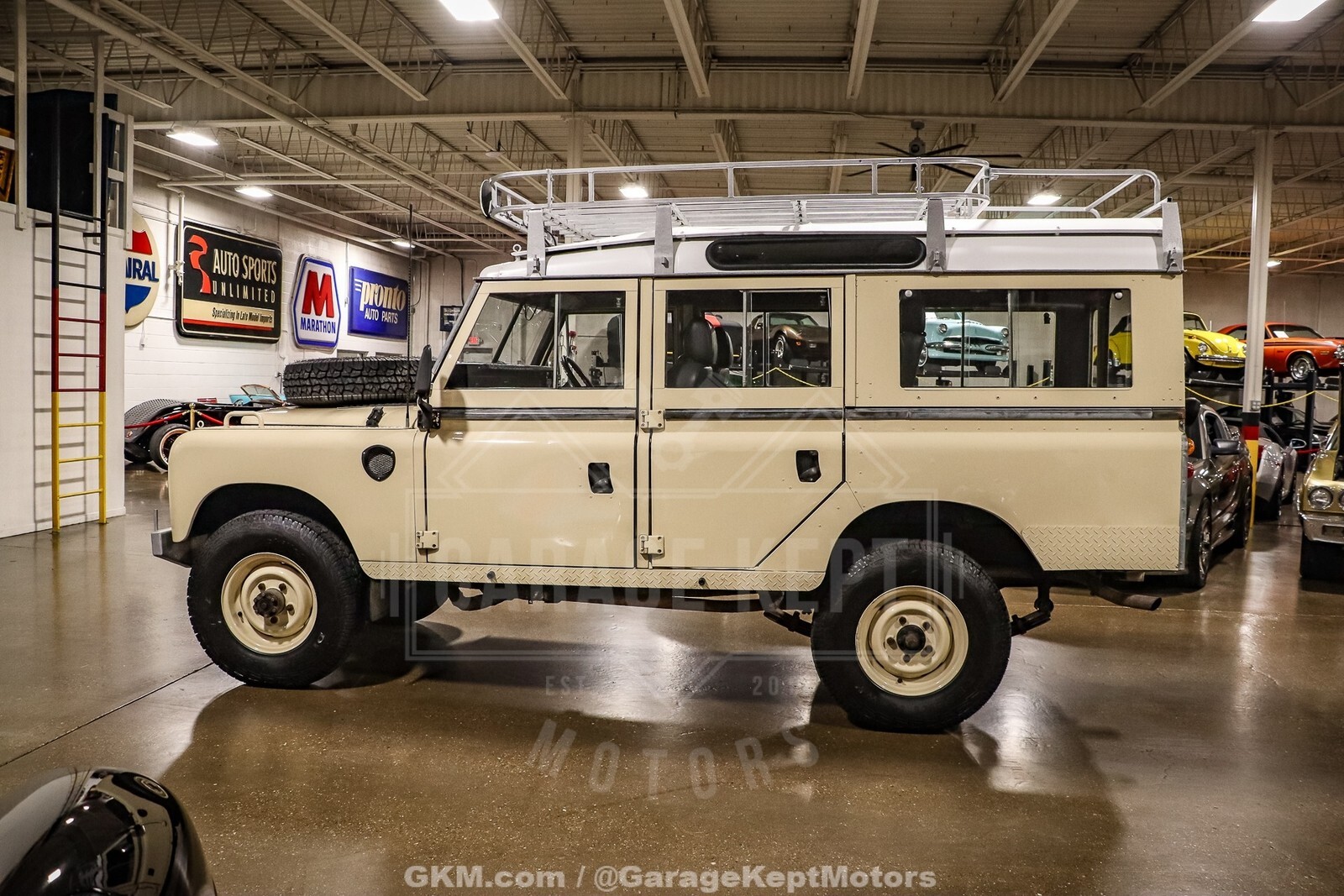 1974 Land Rover 109 Series III Wagon - photo 5