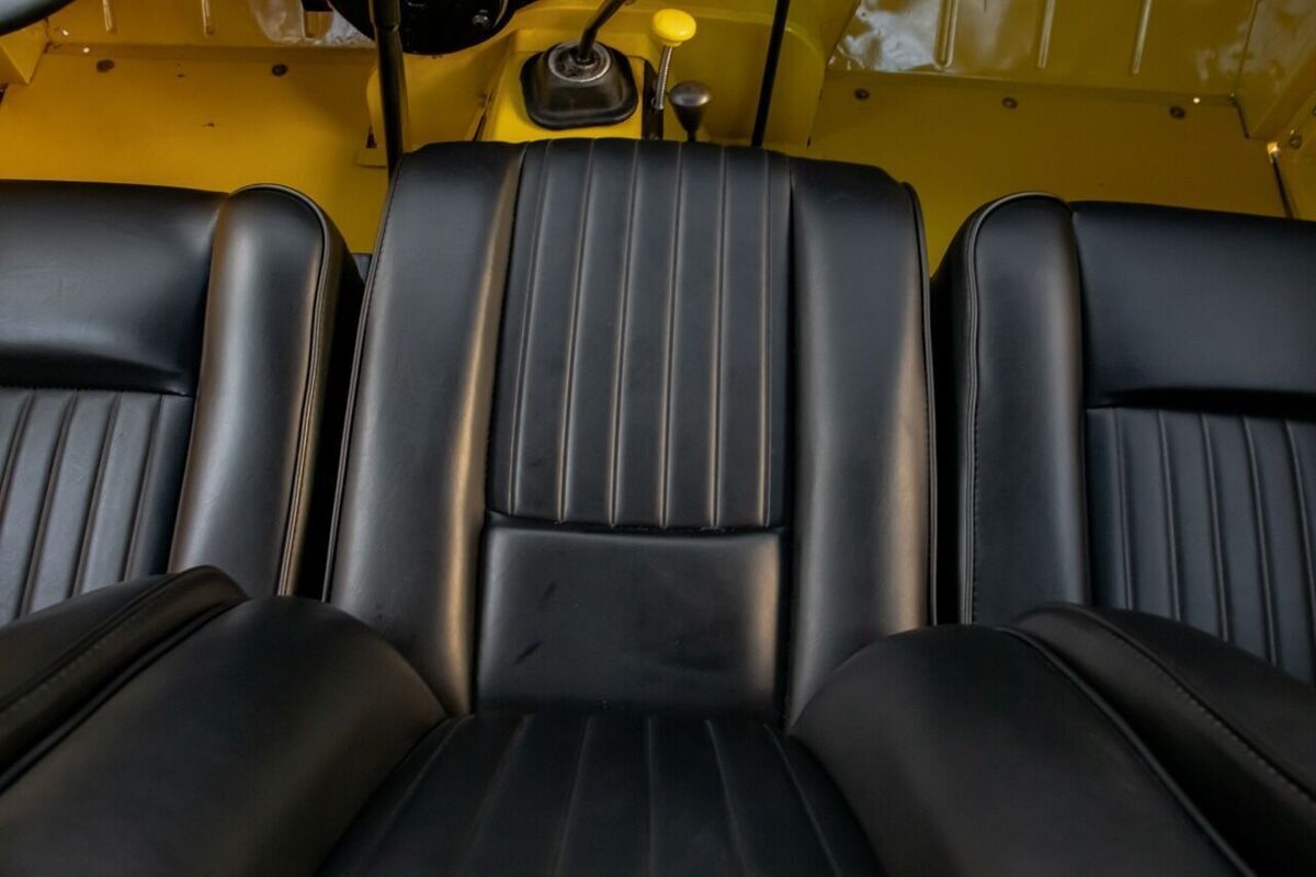 1974 Land Rover Defender Santana 109 Pickup - photo 11