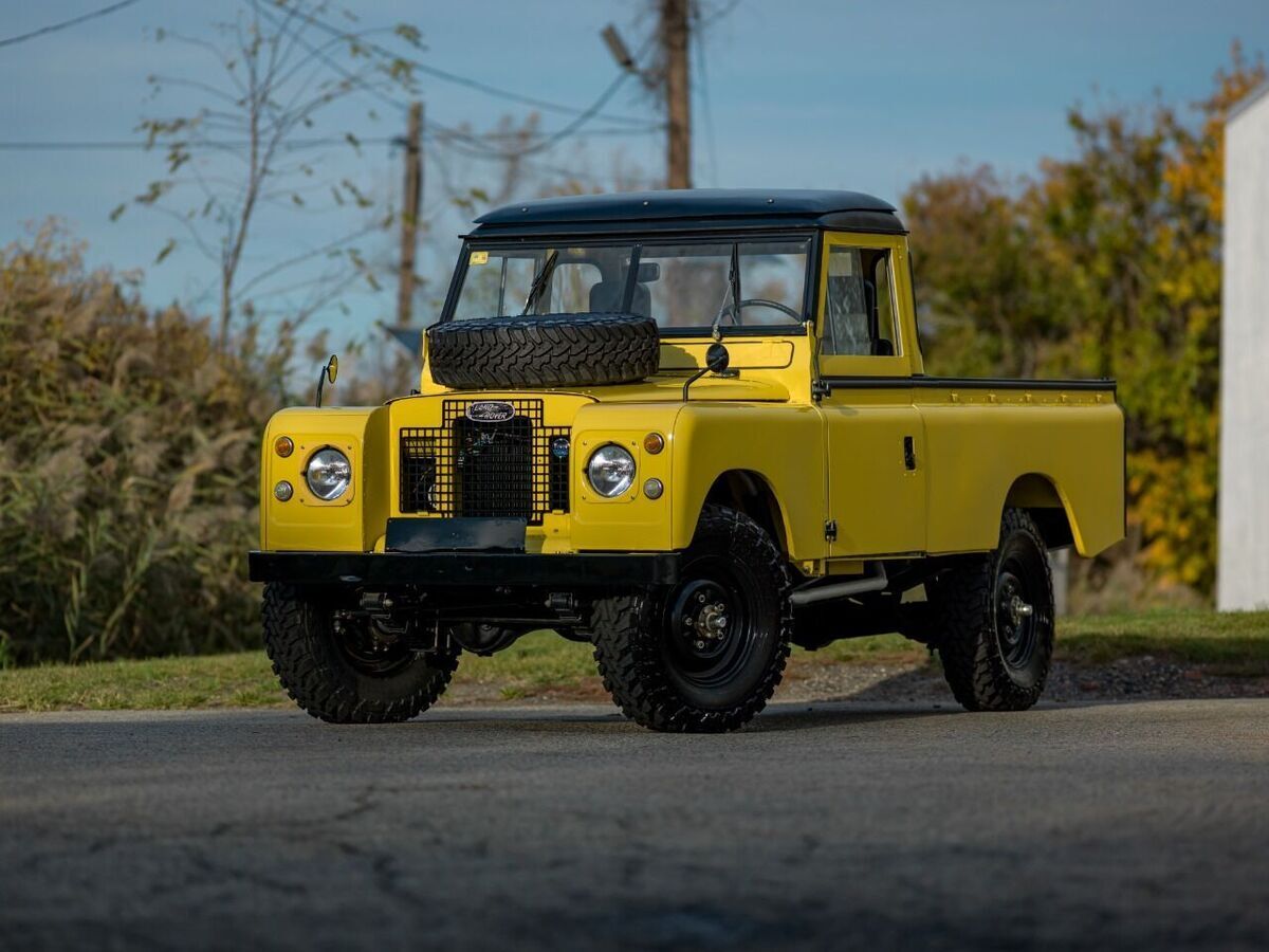 1974 Land Rover Defender Santana 109 Pickup - photo 2