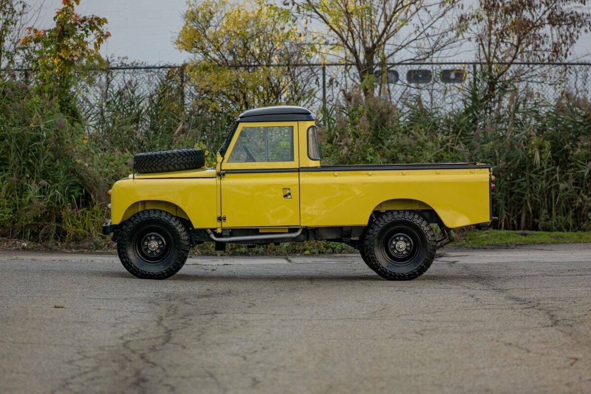 1974 Land Rover Defender Santana 109 Pickup - photo 4