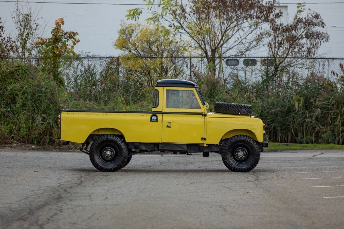1974 Land Rover Defender Santana 109 Pickup - photo 6