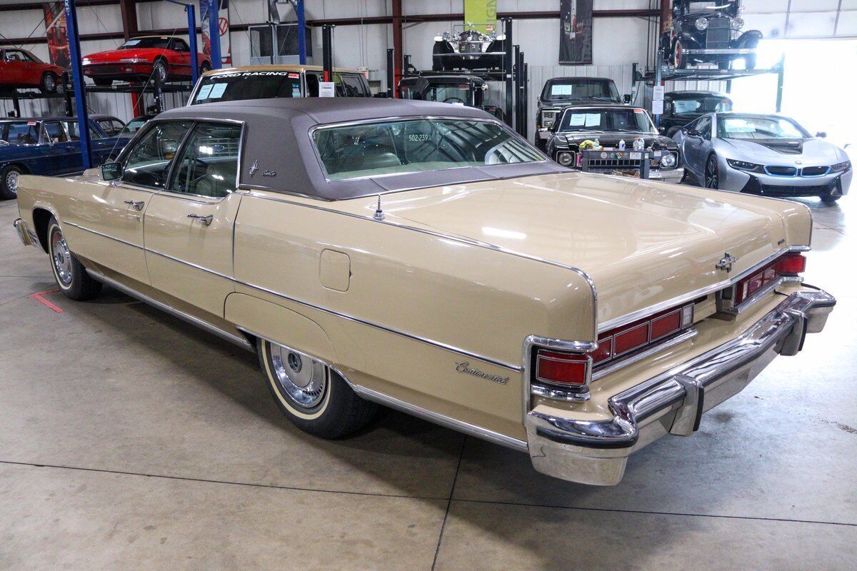 1974 Lincoln Continental Town Car - photo 6