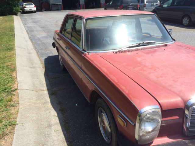 1974 Mercedes-Benz 200-Series - photo 11