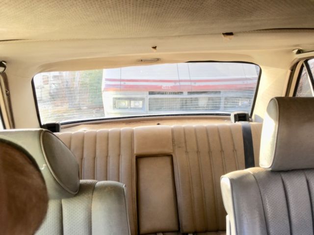 1974 Mercedes-Benz 200-Series - photo 10