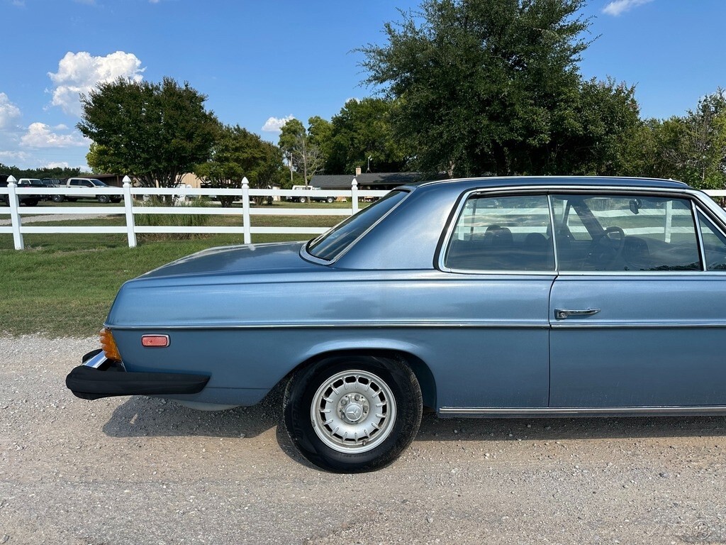 1974 Mercedes-Benz 200-Series 2 Door Coupe, Barn Find, Runs & Drives, NO RESERVE - photo 12