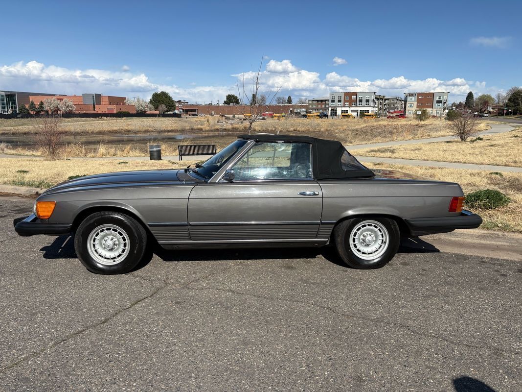 1974 Mercedes SL-Class both tops with under 100,000 original miles - photo 2