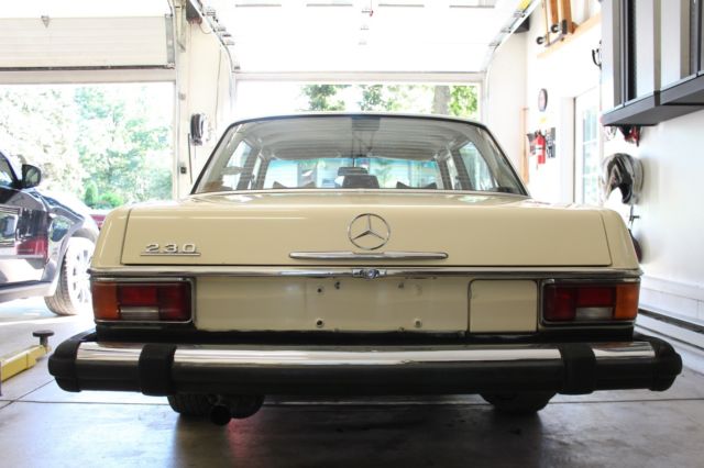 1974 Mercedes-Benz 200-Series 230 - photo 10