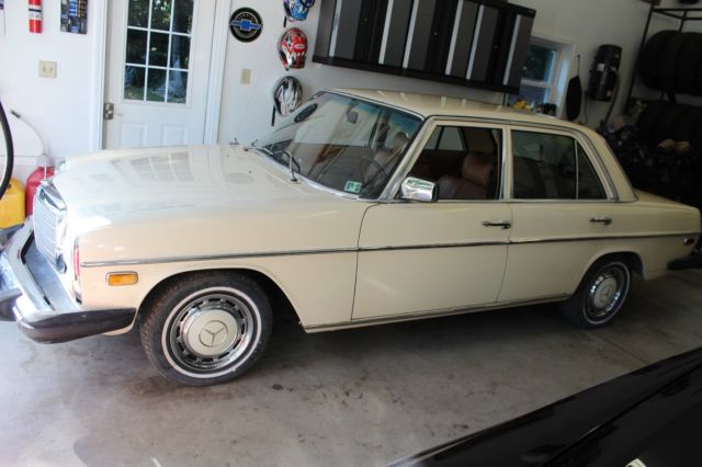1974 Mercedes-Benz 200-Series 230 - photo 5