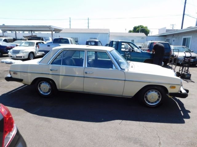 1974 Mercedes-Benz 200-Series - photo 6