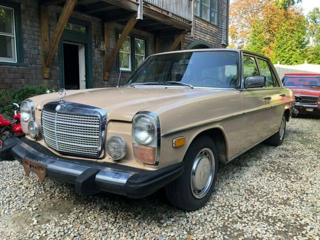 1974 Mercedes-Benz 200-Series CLEAN TITLE/ RUNS AND DRIVES GREAT - photo 2