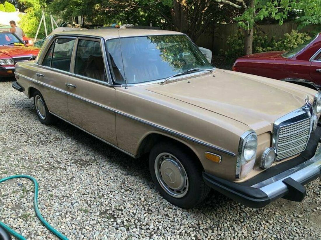 1974 Mercedes-Benz 200-Series CLEAN TITLE/ RUNS AND DRIVES GREAT - photo 3