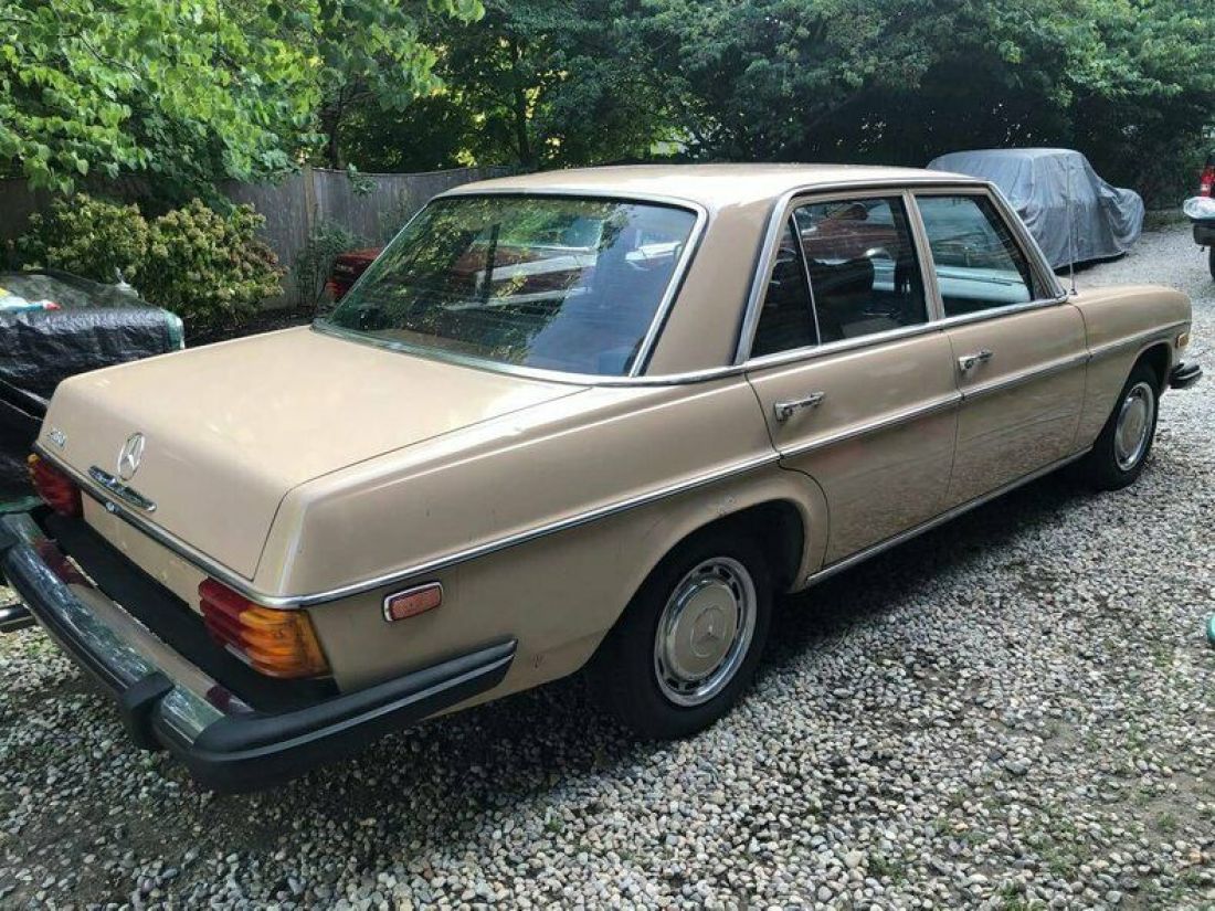 1974 Mercedes-Benz 200-Series CLEAN TITLE/ RUNS AND DRIVES GREAT - photo 4