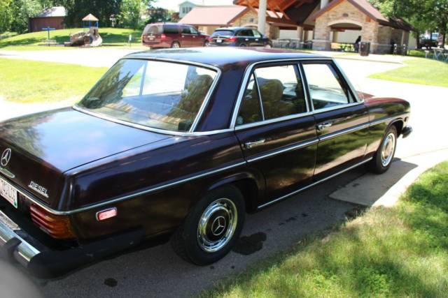 1974 Mercedes-Benz 200-Series 240D - photo 3