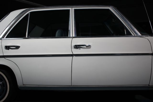 1974 Mercedes-Benz 200-Series - photo 4