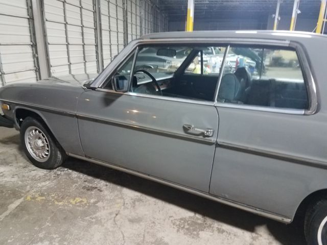 1974 Mercedes-Benz 200-Series 2 door - photo 2