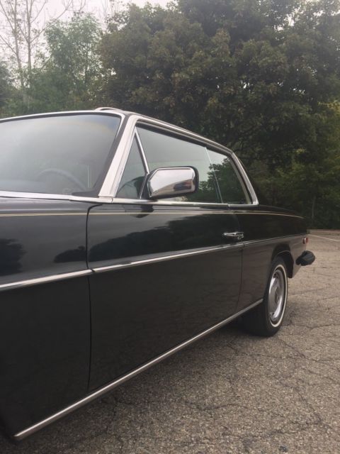 1974 Mercedes-Benz 200-Series - photo 4