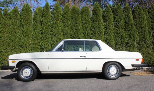 1974 Mercedes-Benz 200-Series