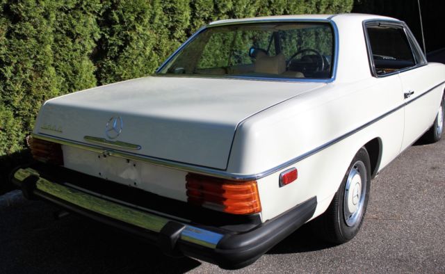 1974 Mercedes-Benz 200-Series - photo 7