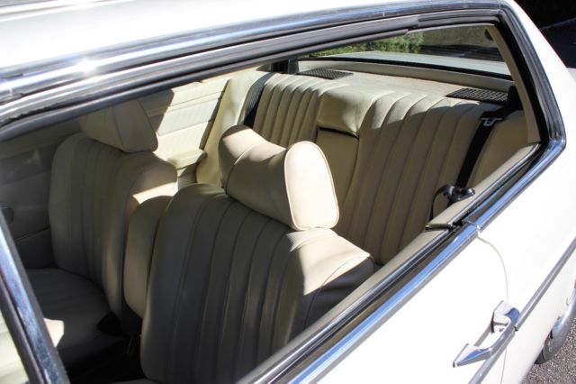 1974 Mercedes-Benz 200-Series - photo 6