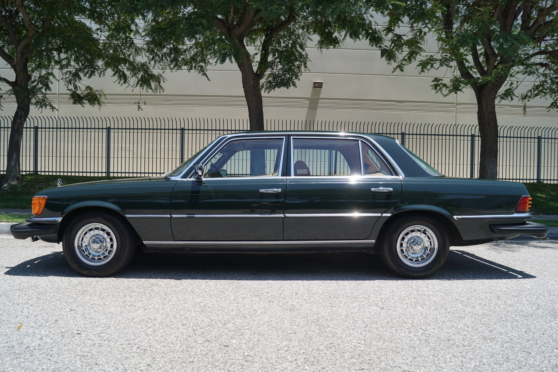 1974 Mercedes-Benz 400-Series -- - photo 3