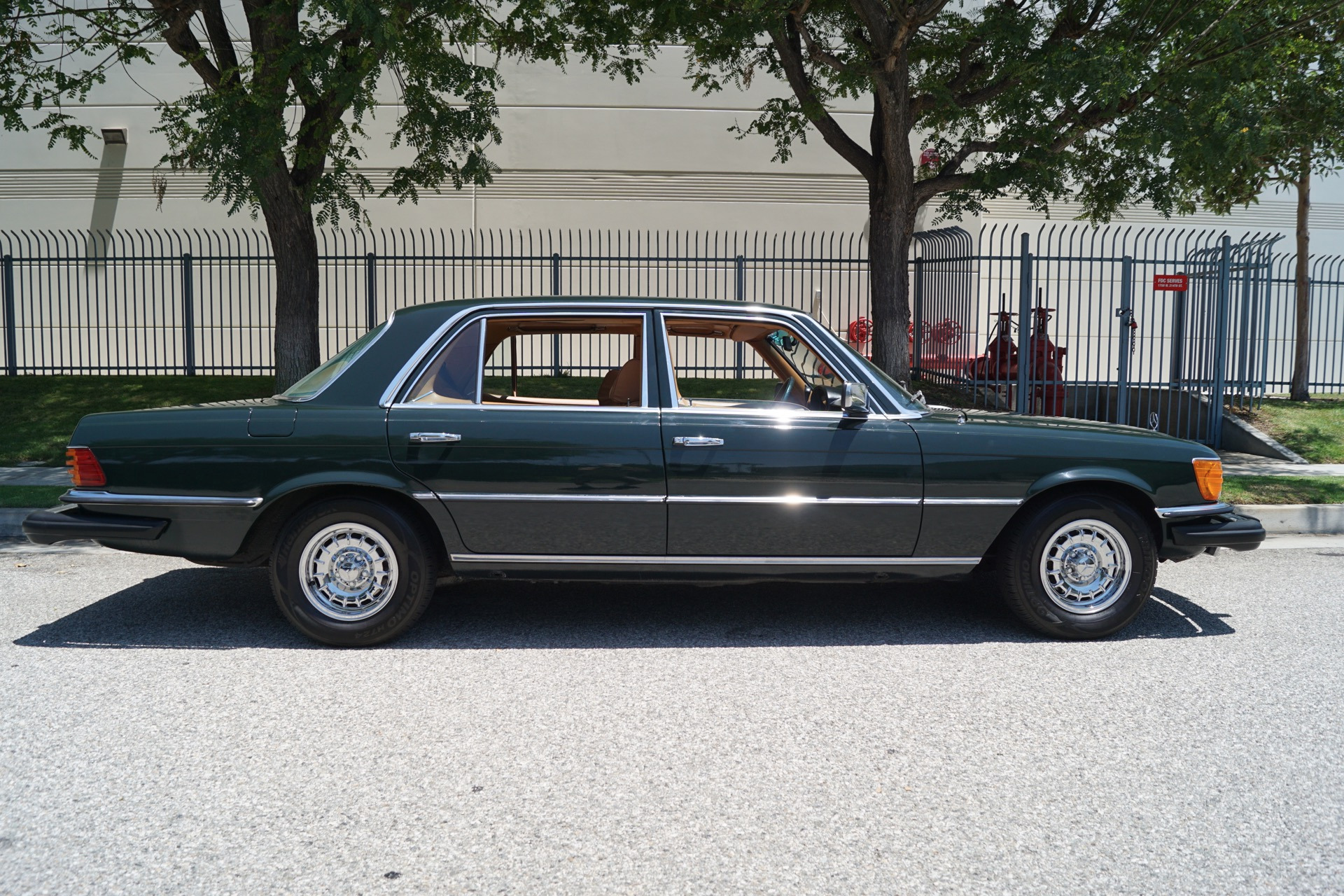 1974 Mercedes-Benz 400-Series -- - photo 4