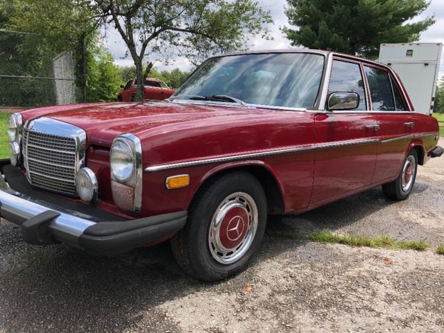 1975 Mercedes-Benz 300-Series