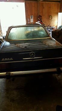 1974 Mercedes-Benz 200-Series - photo 2