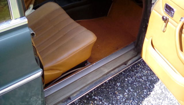 1974 Mercedes-Benz 200-Series - photo 10