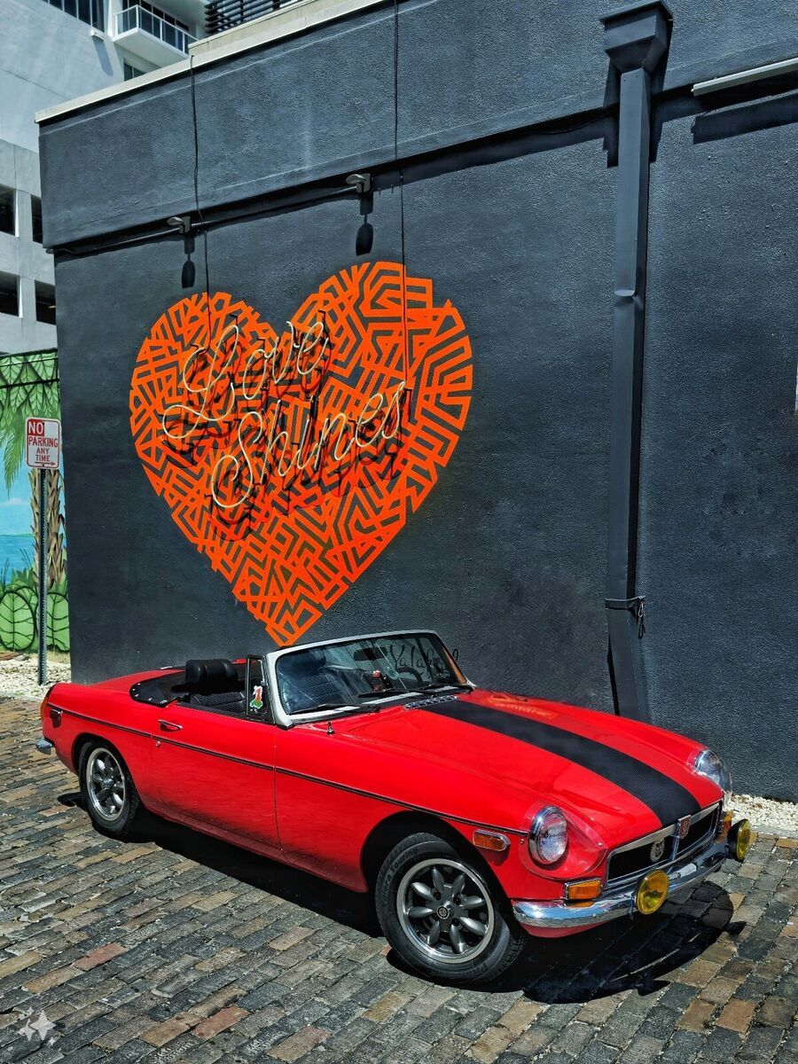 1974 MG B Roadster - photo 4