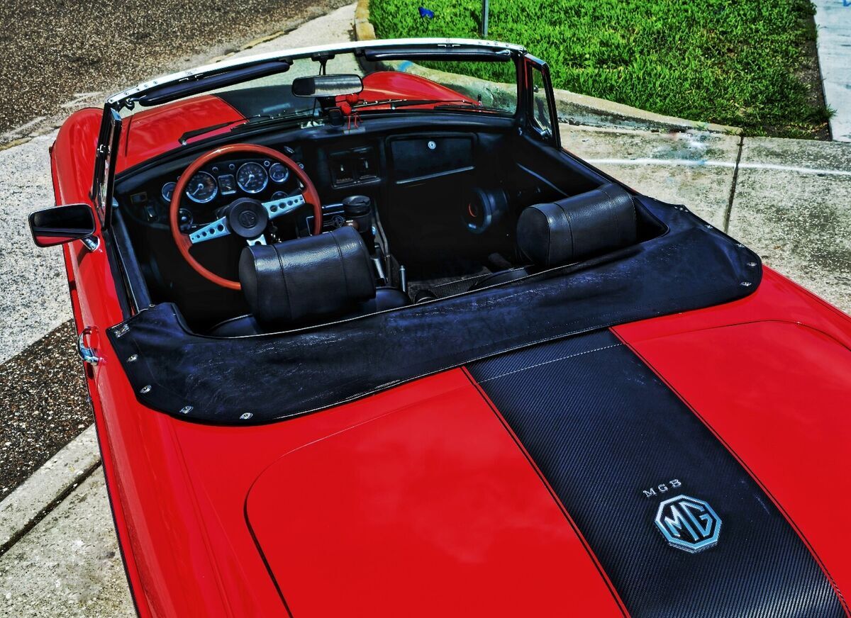 1974 MG B Roadster - photo 5