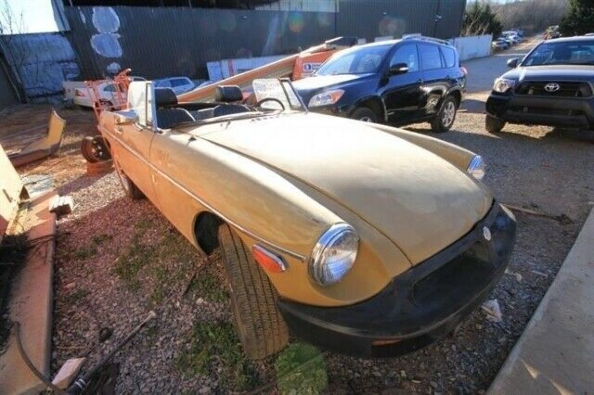 1974 MG MGB ROADSTER - photo 2