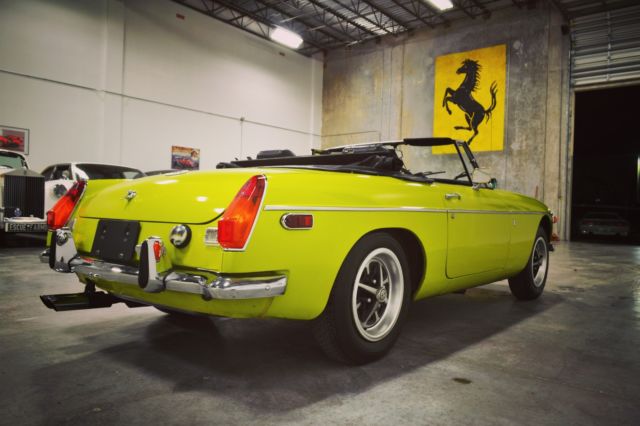 1974 MG MGB - photo 2