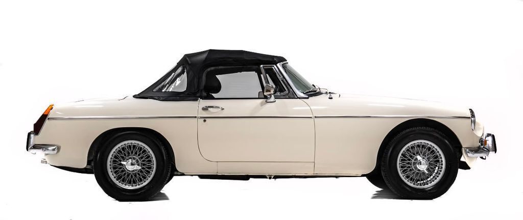1974 MG MGB SPORTS RHD - photo 5