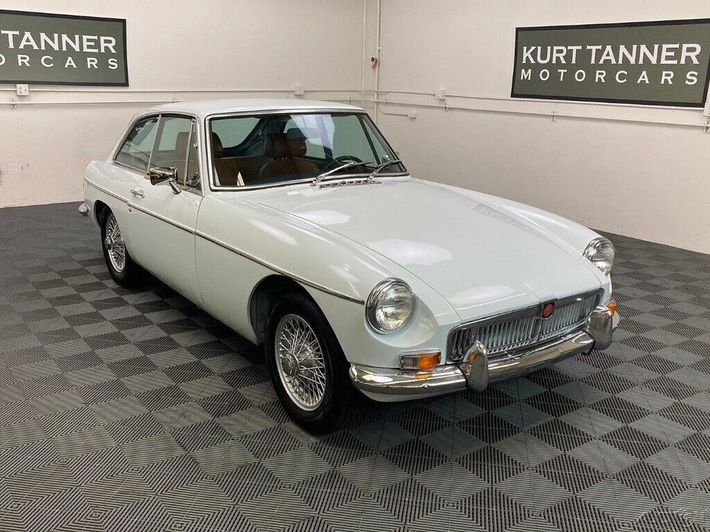 1974 MG MGB 1974 MGB GT SPORTS COUPE. 4-SPEED, WIRE WHEELS. - photo 13