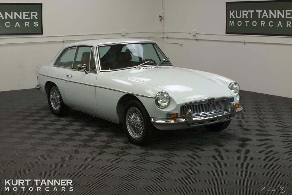 1974 MG MGB 1974 MGB GT SPORTS COUPE. 4-SPEED, WIRE WHEELS. - photo 7