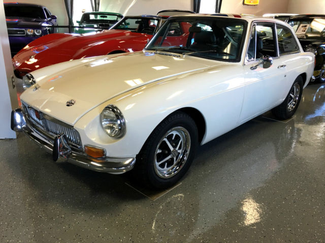 1974 MG MGB GT - photo 2